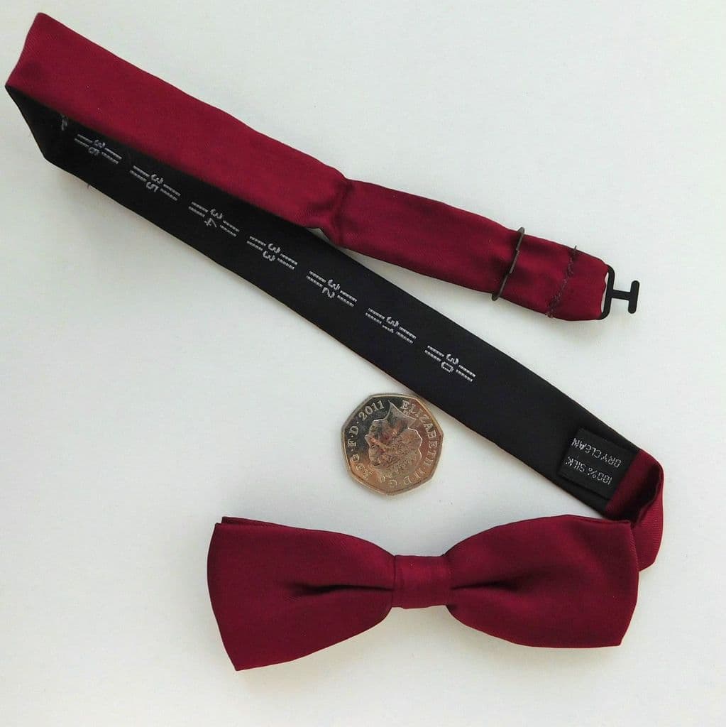 Small burgundy pure silk bow tie for men or boys Collar size 12 to 17 1/2" NEW 